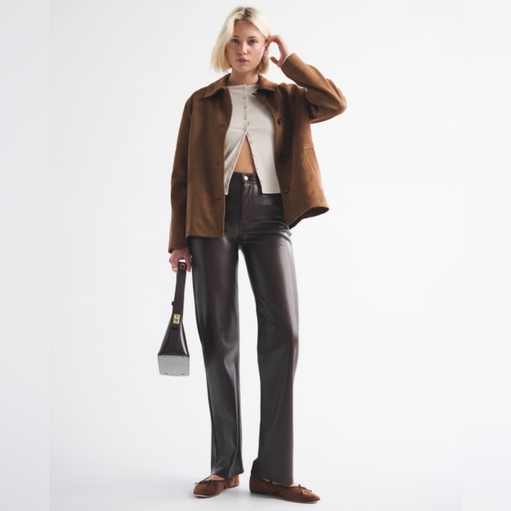 Abercrombie- High Rise 90s Relaxed Vegan Leather Pant